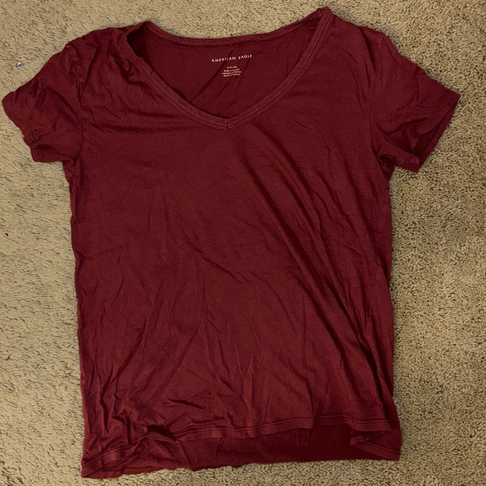 American eagle tee — size S dark pink